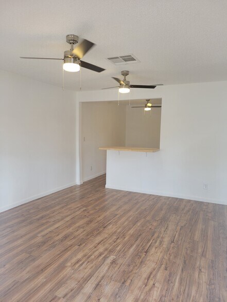 More Photos Of 801 E Florida Ave, Hemet Office For Lease