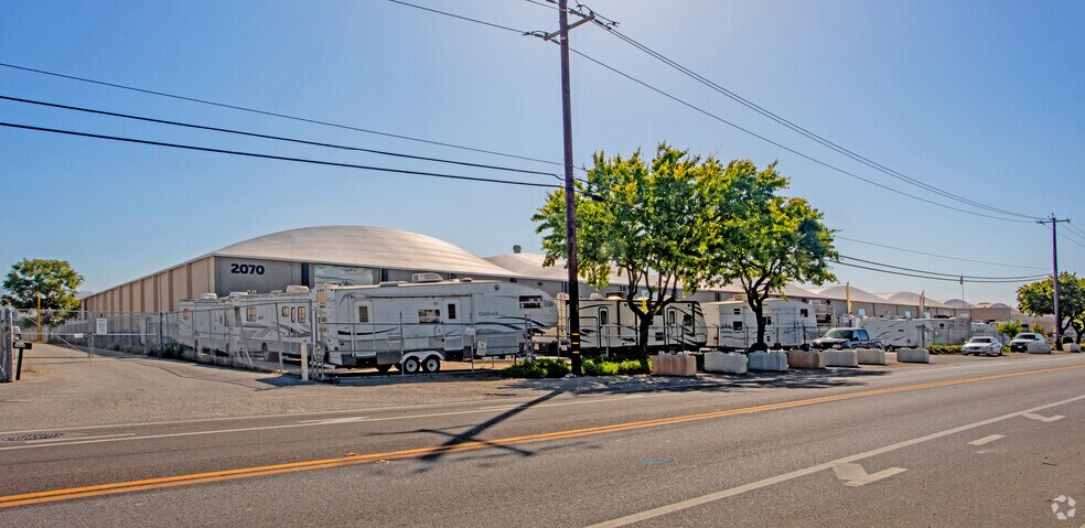 More Photos Of 2070 S 7th St, San Jose Warehouse For Lease