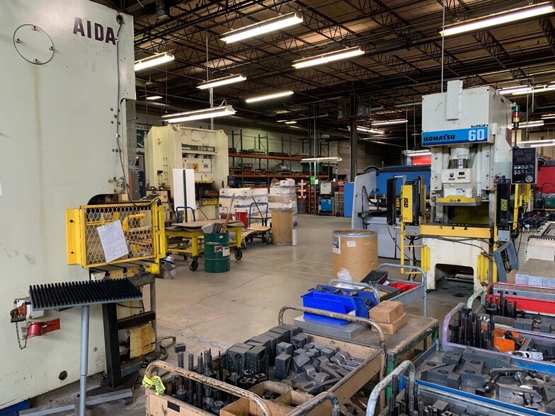 More Photos Of 1111 S Wheeling Rd, Wheeling Warehouse For Lease