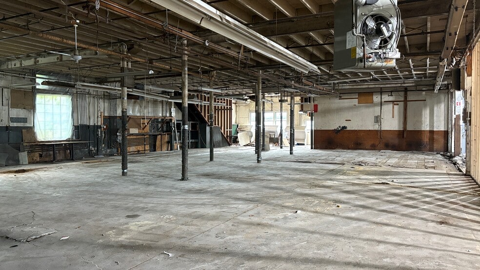 Primary Photo Of 515 Columbia St, Hudson Warehouse For Sale