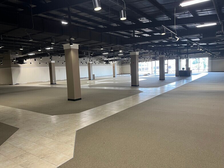 More Photos Of 3407 W Gate City Blvd, Greensboro Freestanding For Lease
