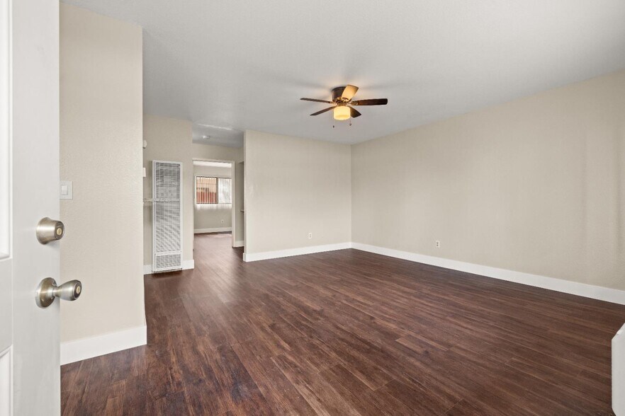 More Photos Of 2944 Del Paso Blvd, Sacramento Apartments For Sale