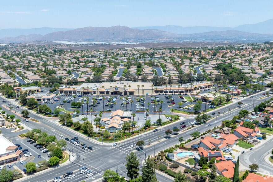 More Photos Of 8956 Trautwein Rd, Riverside Storefront For Lease
