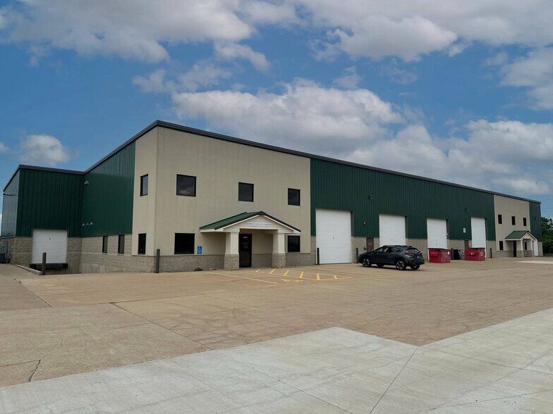 Primary Photo Of 1725-1729 Hawkeye Dr, Hiawatha Warehouse For Lease