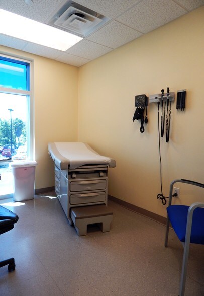 More Photos Of 1050 SE Monterey Rd, Stuart Medical For Lease