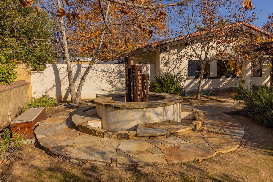 More Photos Of 110 W Ojai Ave, Ojai Storefront Retail Office For Sale