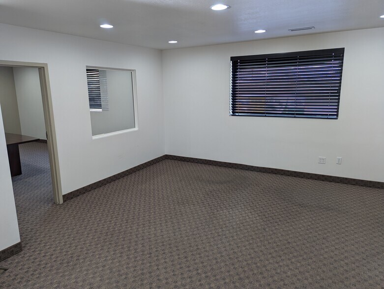 More Photos Of 332 E 3300 S, Salt Lake City Light Distribution For Lease