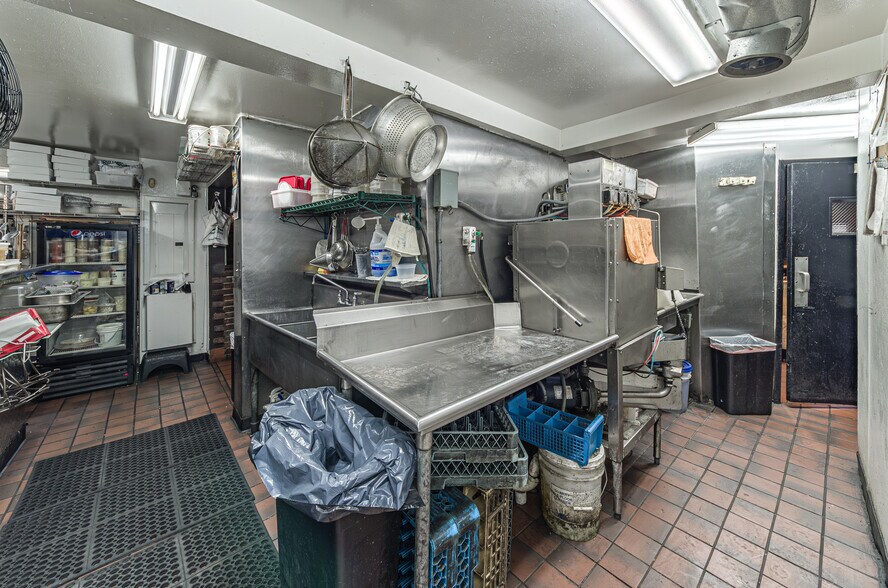 More Photos Of 99 Aurora St, Lancaster General Retail For Sale