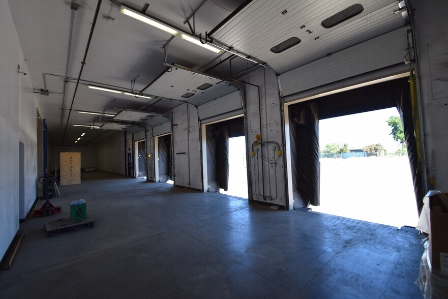 More Photos Of 812 C St, Culver Distribution For Sale