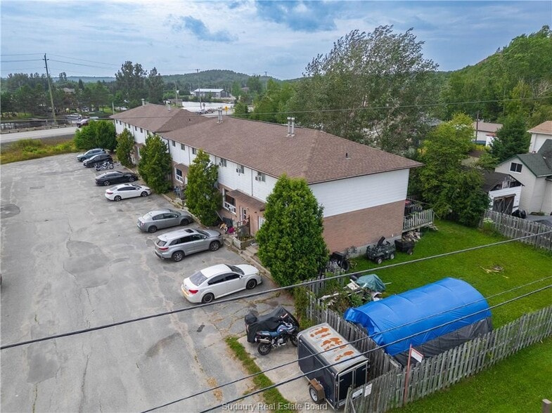 More Photos Of 29 Laren St, Wahnapitae Apartments For Sale
