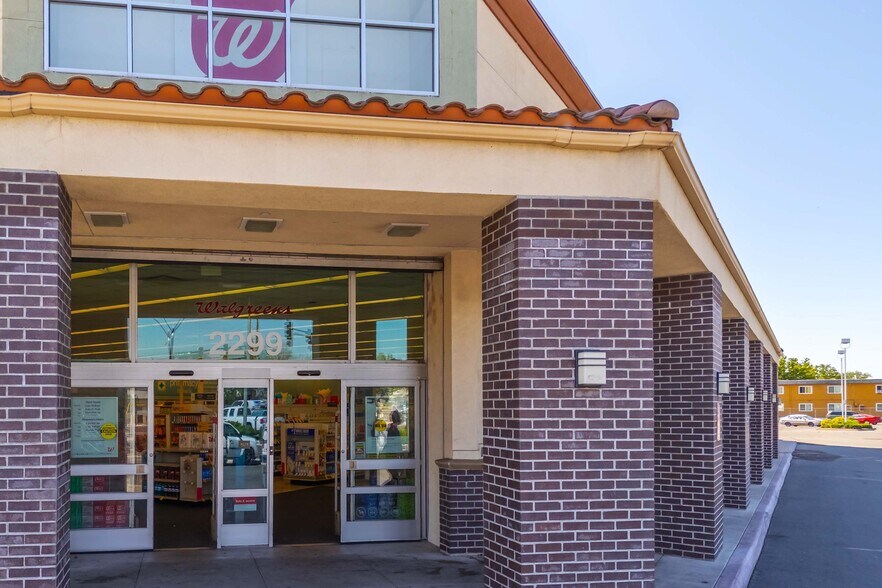 More Photos Of 2299 Oddie Blvd, Sparks Drugstore For Sale