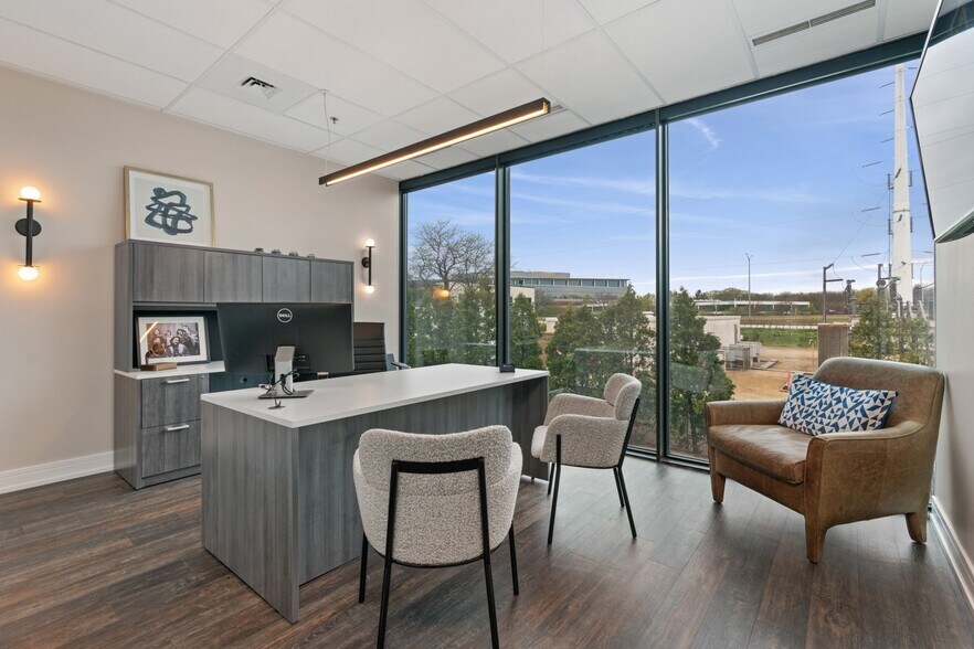 More Photos Of 600 Enterprise Dr, Oak Brook Medical For Lease