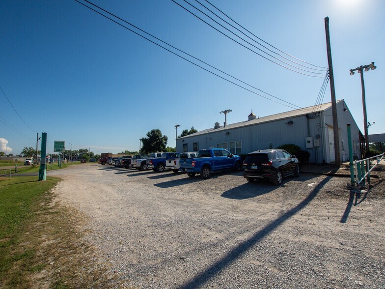 More Photos Of 3500 Kingshighway, East Saint Louis Golf Course Driving Range For Sale