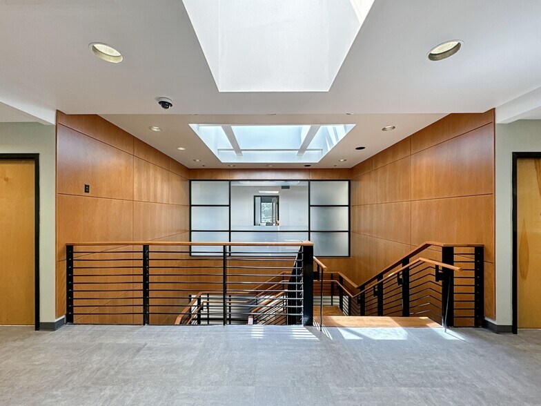 More Photos Of 1 Music Cir N, Nashville Coworking Space