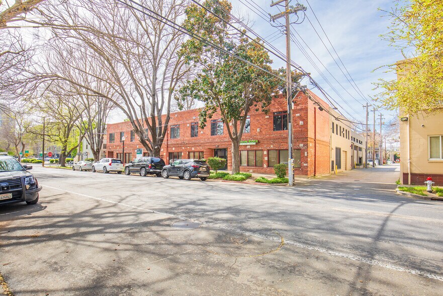 Primary Photo Of 520 9th St, Sacramento Office For Sale