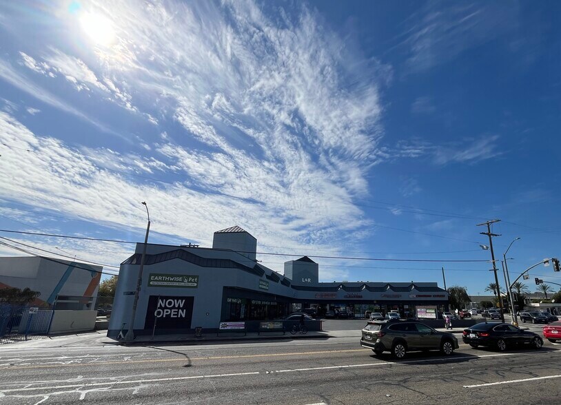 More Photos Of 303-317 Lincoln Blvd, Venice Unknown For Lease