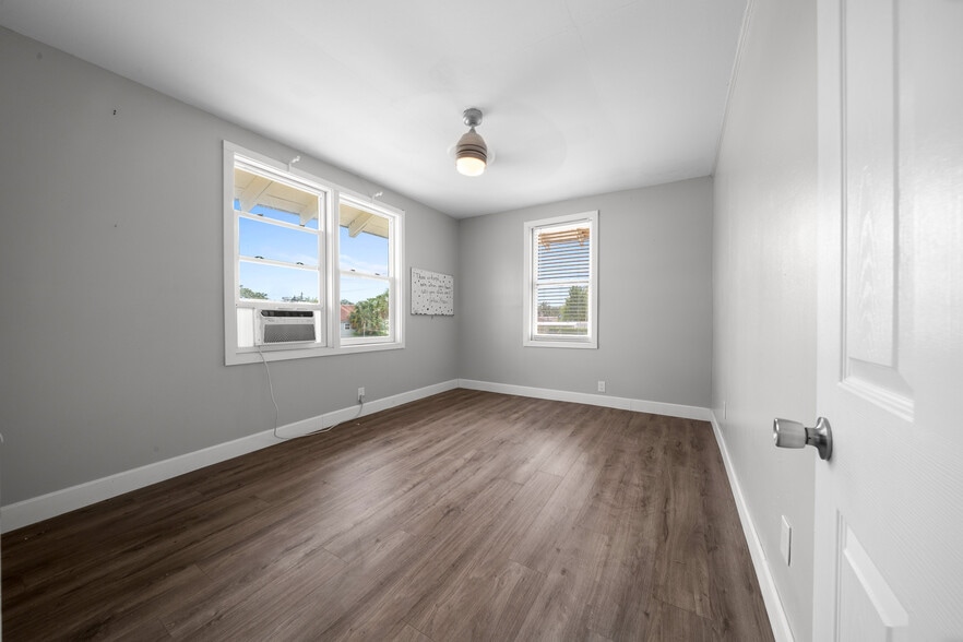 More Photos Of 98 NE 9th St, Ocala Unknown For Lease