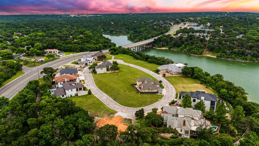 More Photos Of The Enclave, Waco Land For Sale