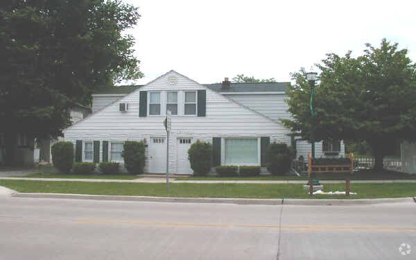 More Photos Of 8137-8145 Macomb St, Grosse Ile Apartments For Sale