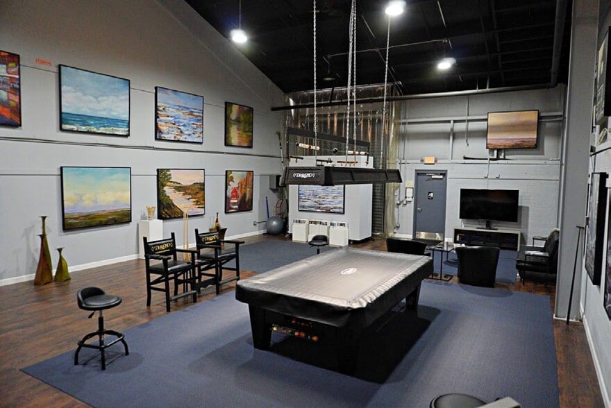 More Photos Of 3653 Regent Blvd, Jacksonville Flex For Sale
