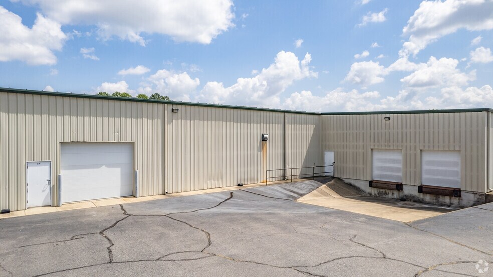 More Photos Of 3303 Airline Blvd, Portsmouth Light Distribution For Sale