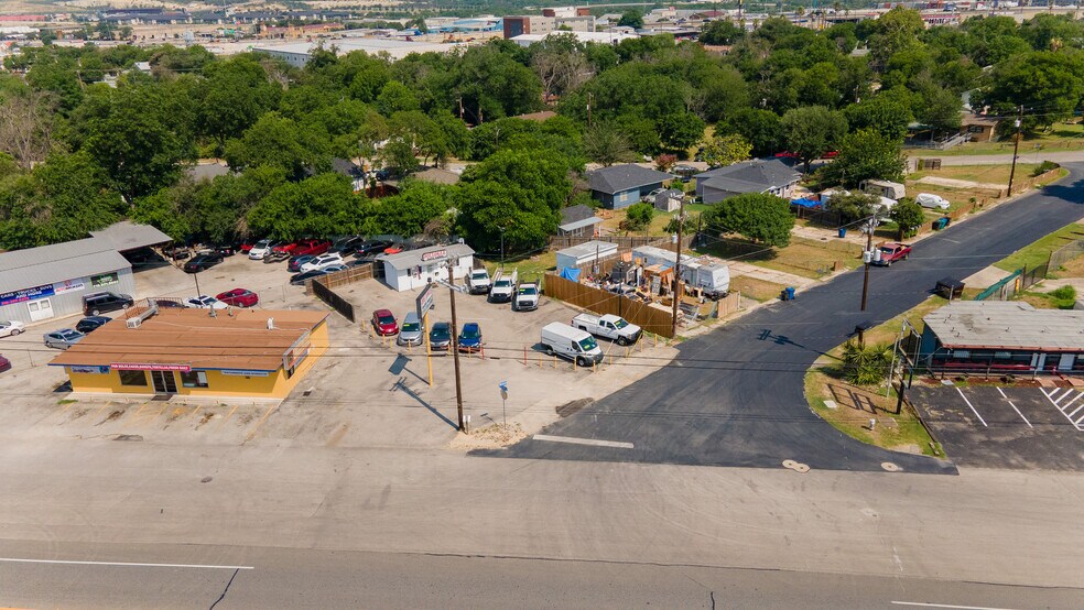 More Photos Of 5671 Randolph Blvd, San Antonio Freestanding For Sale