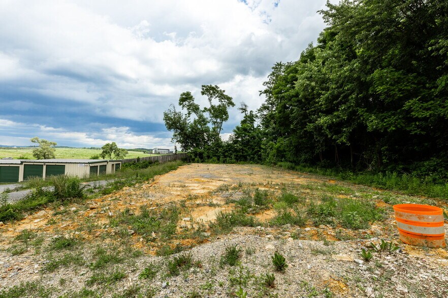 More Photos Of 1614 N Valley Pike, Rockingham Self Storage For Sale