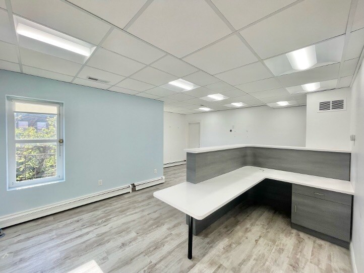 More Photos Of 1051 Beacon St, Brookline Medical For Sale
