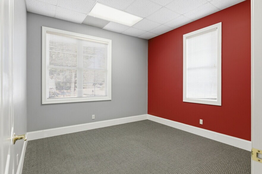 More Photos Of 4101 Main St, Hilton Head Island Office For Sale