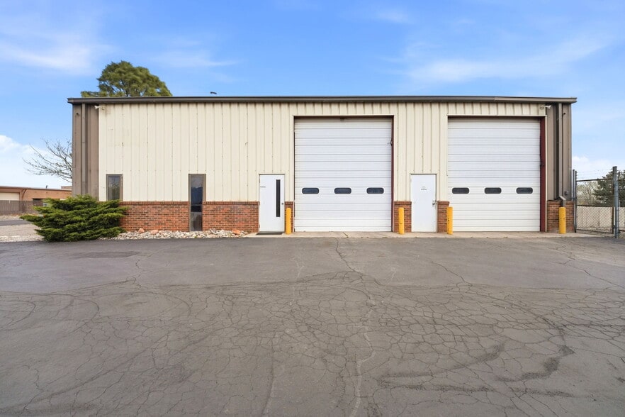 More Photos Of 3435 Kimball Cir, Colorado Springs Service For Lease