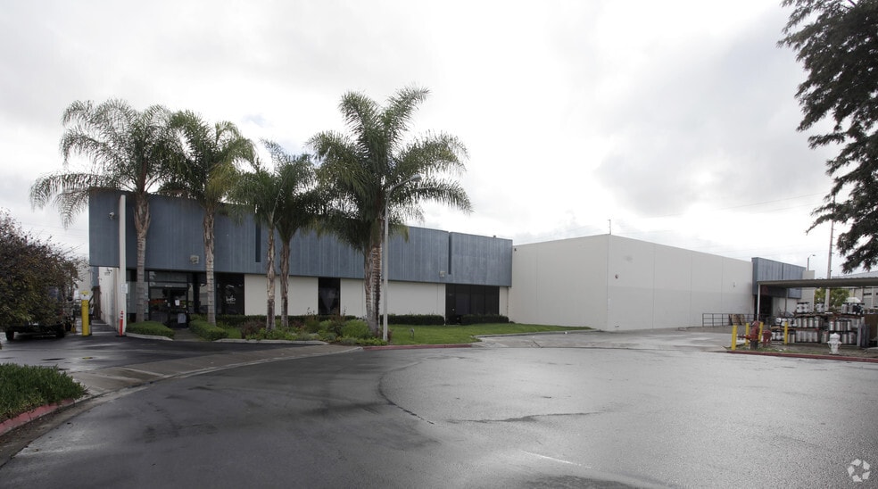 More Photos Of 10950 Virginia Cir, Fountain Valley Warehouse For Lease