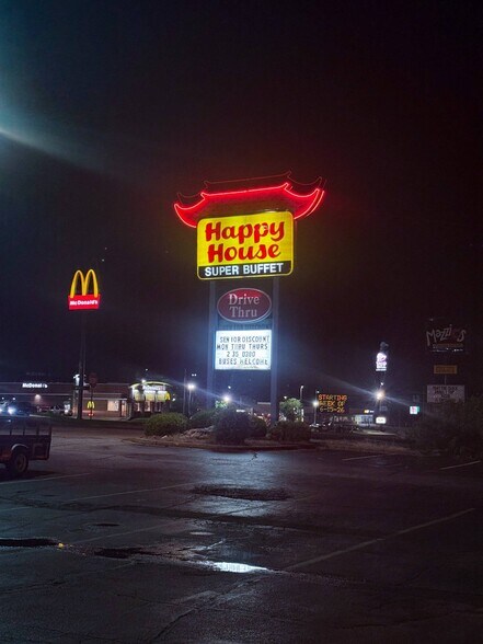 More Photos Of 840 E US Highway 60, Monett General Retail For Sale