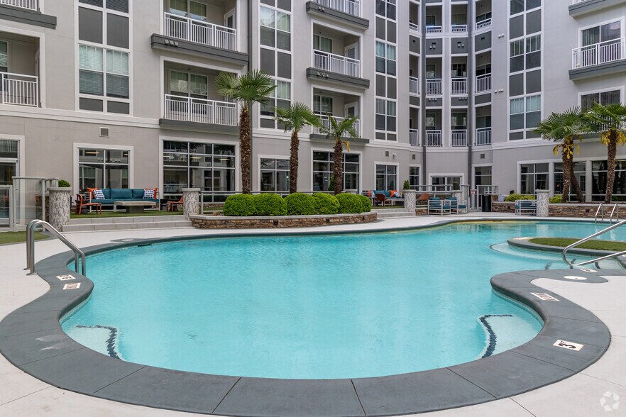 More Photos Of 900 E Six Forks Rd, Raleigh Apartments For Lease