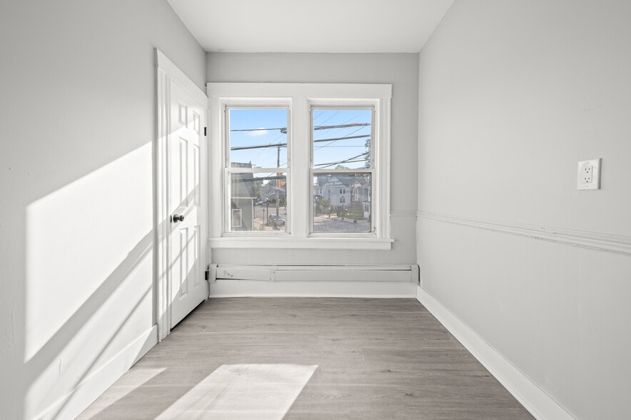 More Photos Of 2336-2342 Barnum Ave, Stratford Apartments For Sale