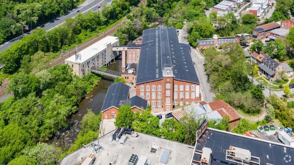 More Photos Of 3000 Falls Rd, Baltimore Office For Lease