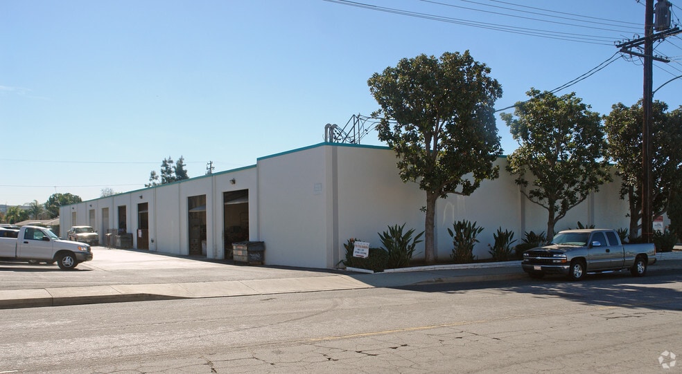 More Photos Of 802-852 E Edna Pl, Covina Warehouse For Lease