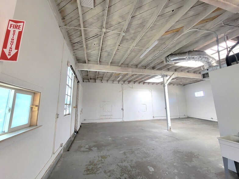 More Photos Of 2315-2325 Jesse St, Los Angeles Warehouse For Sale