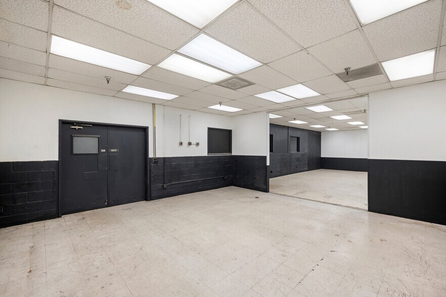 More Photos Of 1570 W Mission Blvd, Pomona Manufacturing For Lease