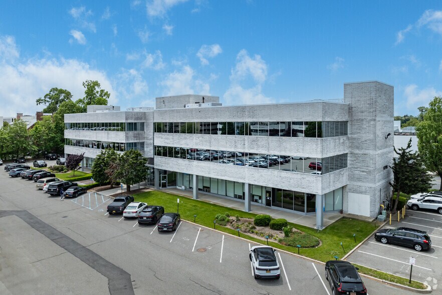 More Photos Of 1205 Franklin Ave, Garden City Office For Lease