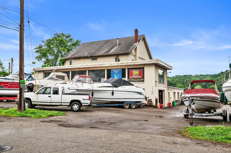 More Photos Of 228 Arch St, Verona Marina For Sale