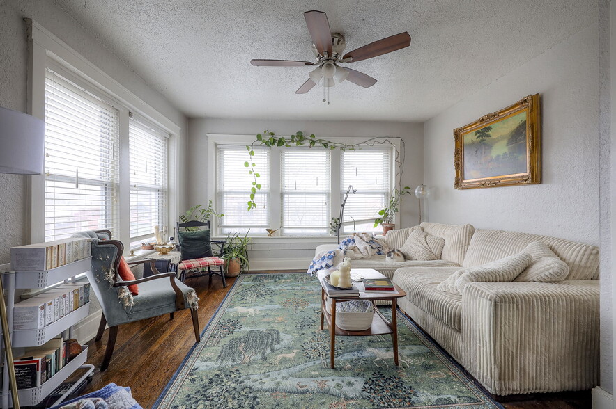 More Photos Of 4226-4228 Locust St, Kansas City Apartments For Sale