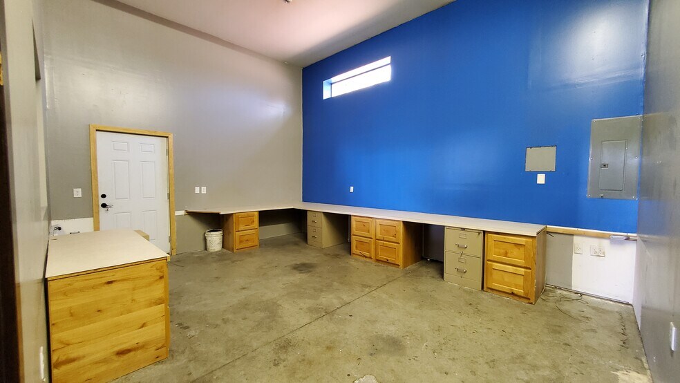 More Photos Of 4547 W Seltice Way, Coeur d'Alene Light Manufacturing For Lease