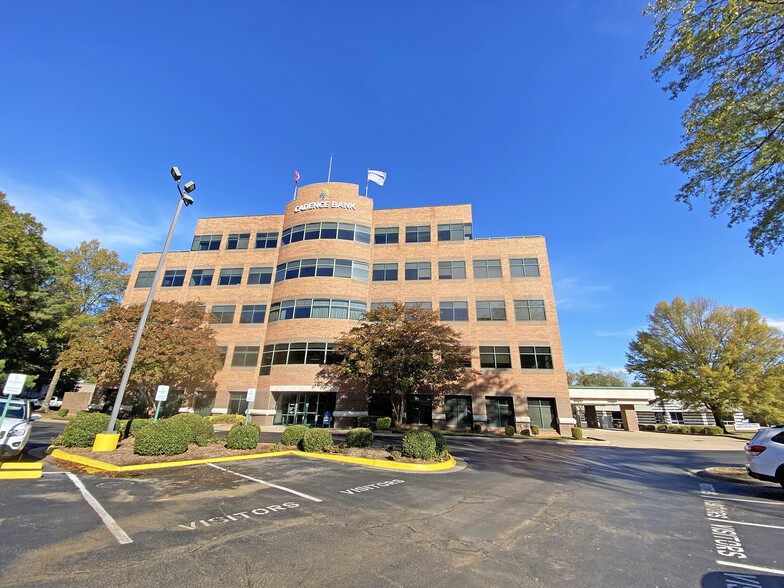 Primary Photo Of 2800 Cantrell Rd, Little Rock Office For Lease