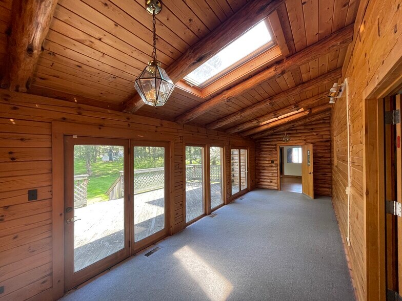 More Photos Of 1136 State Route 31, Lebanon General Retail For Sale