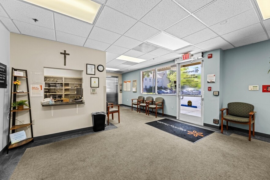 More Photos Of 3810 J St, Sacramento Medical For Lease