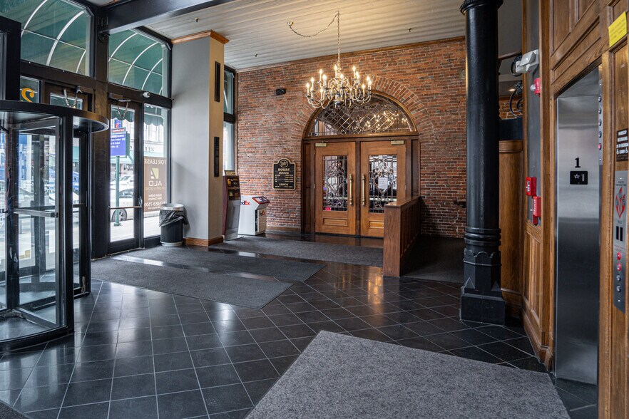 More Photos Of 200 S Meridian St, Indianapolis Office For Lease