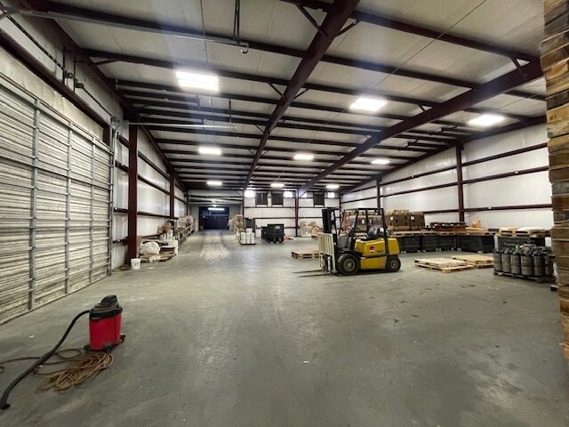 More Photos Of 4519 West Pine St, Farmville Warehouse For Sale