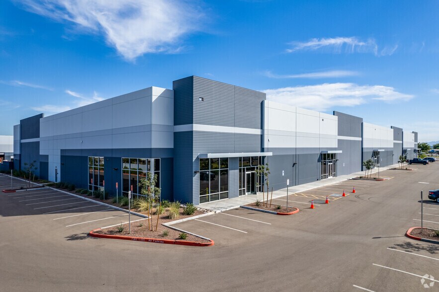 More Photos Of 6750 W Van Buren St, Phoenix Warehouse For Lease