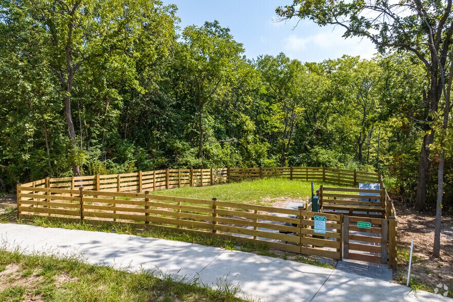 More Photos Of 13399 Charlotte St, Kansas City Apartments For Sale