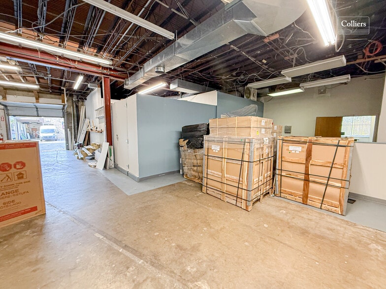More Photos Of 2809 Banksville Rd, Pittsburgh Light Manufacturing For Lease